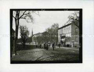 Blick auf die Chausseestraße (heute: Berliner Straße) mit Realprogymnasium in Nauen