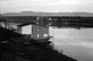 Grenzach: Haus am Rhein mit Schweizer Ufer