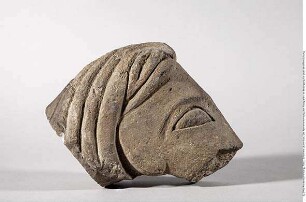 Fragment eines etruskischen Pferdekopfes
