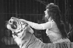 Gastspiel des Zirkus Busch-Roland auf dem Messplatz in Karlsruhe