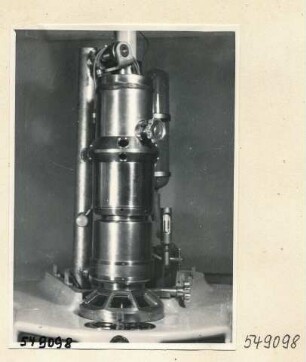 Elektronenmikroskop Zusammenbau, Bild 7; Foto 1954