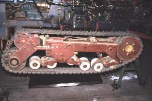 Fotografie: Raupentraktor, Fahrwerk, Gummiraupenlaufwerk