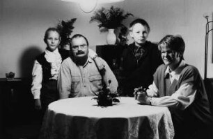 Familie W./D. am Eßtisch