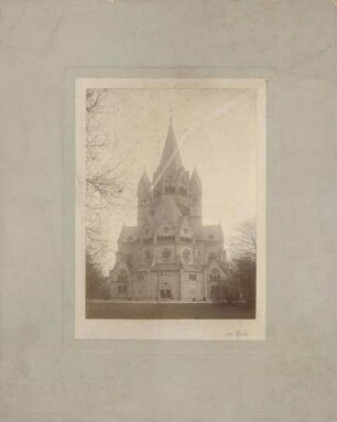 Kaiserin-Augusta-Kirche (sog. Gnadenkirche) im Invalidenpark.
