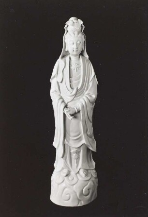 Kuan-yin auf Wolkensockel