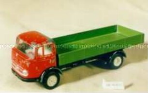 Spielzeugauto: Mercedes Benz Lkw (Frontlenker)