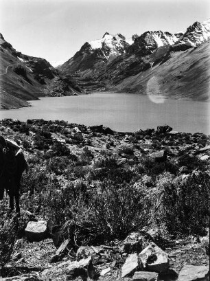Hichucota See : Blick auf den Hichucota See in der Cordillera Real.
