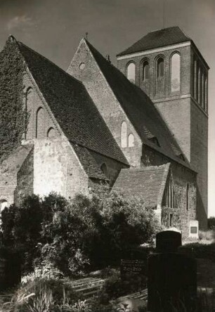 Schwinkendorf (Moltzow-Schwinkendorf). Kirche (M. 13. Jh.). Ansicht von Nordost