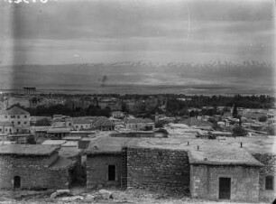 Baalbek : Baalbek und die Ruinen der Tempel von Baalbek.