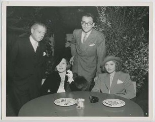 Max Reihardt, Marlene Dietrich, Rouben Mamoulian und Anna Sten (Los Angeles, 1933) (Archivtitel)