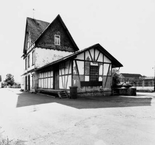 Bahnhof Rodheim; Rosbach vor der Höhe, Hauptstraße 80