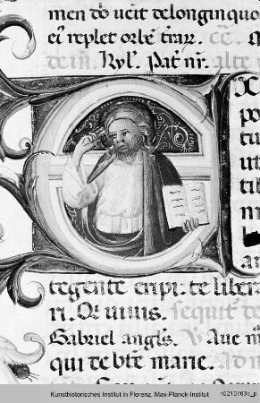 Breviarium : Buchseite mit Randbordüre, Text, ornamentierten Initialen und historisierter Initiale E mit der Darstellung Gottvaters