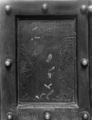 Tür des Hauptportals, linke Seite, Detail: Der Engel erscheint bei der Opferung Isaaks (Reihe 5, Tafel 2)