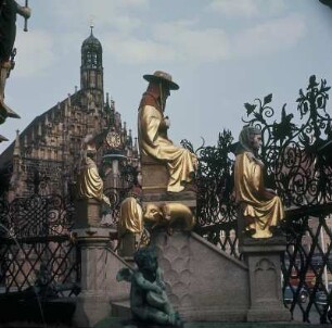 Nürnberg. Hauptmarkt mit Schönem Brunnen