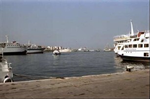 Piräus: Hafen, Hauptzugang