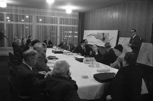 Vorbereitung zum Stadtratsbeschluss über die Durchführung einer Bundesgartenschau 1975 mit Albgrün.