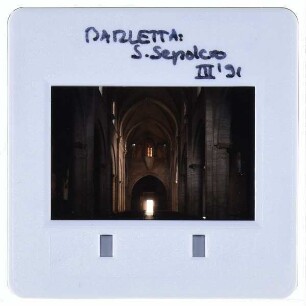 Barletta, Basilika St. Sepolcro : Innansicht, Mittelschiff