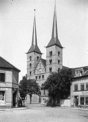 Frauenkirche zu Grimma : Grimma. Kirche der ev.-luth. Gemeinde, Ursprung ist die kleine Marktkirche Unserer lieben Frauen St. Marien, Türme 46m hoch