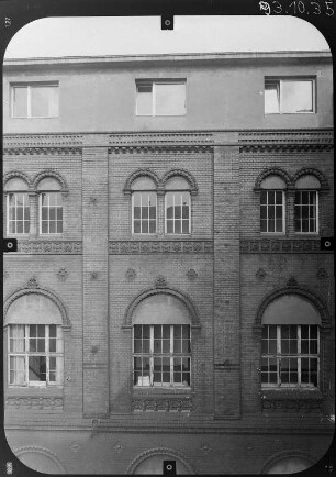 Dresden-Neustadt, Carolaplatz 1. Finanzministerium (1889-1896; O. Wanckel, O. Reichelt). Hofseite