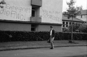 Freiburg: Beschmierte Hauswand, Arbeiterwohlfahrt