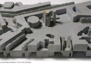 Open-Air-Theater am Breitscheidplatz - Modell des Gesamtgebäudes mit Umgebung