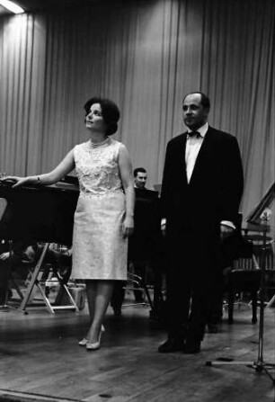 Donaueschingen: Donaueschinger Musiktage; Stadthalle; Eva Maria Rogner, Pierre Boulez