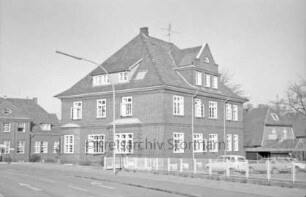 Grabauer Straße 15: vorne Lorenzenstraße: hinten links Grabauer Straße 18 [heute Olivet-Allee 18]