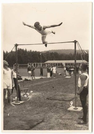 Gartenanlage Stadion Sachsenring, Bad Elster: Sportfeld: Stabhochsprung