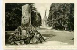 Hermanns-Denkmal und Bismarckstein im Teutoburger Wald