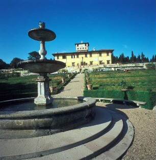 Villa del Poggio Imperiale — Gartenfassade