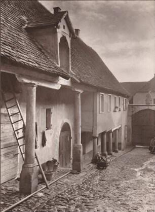 Winzerhaus. Hof