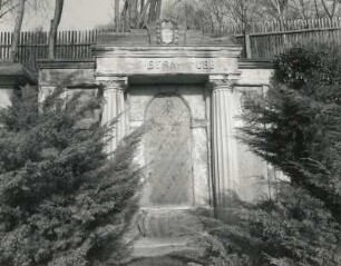 Mylau. Friedhof. Grabstätte der Familie Albert