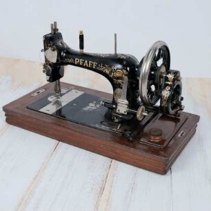 Haushaltsnähmaschine Pfaff Modell K