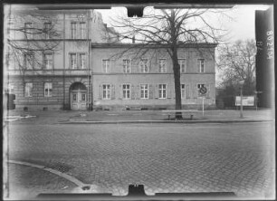 Potsdam-Brandenburger Vorstadt, Platz der Nationen (Luisenplatz) 4. Wohnhaus. Straßenfront