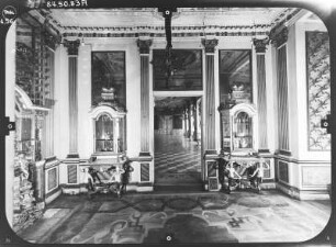 Gotha. Schloss Friedenstein, Corps de Logis (Nordflügel), 2. Obergeschoss, Porzellankabinett