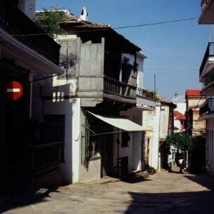 Skopelos. Gasse in der Hafenstadt
