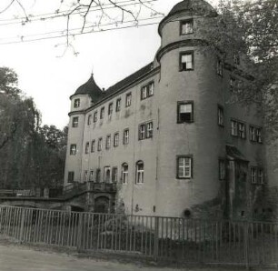 Großkmehlen. Schloss (um 1570). Ansicht von Südwesten mit Zugbrücke