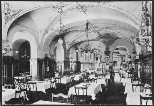 Dresden. British Hotel, Gaststätte Löwenbräu, Inneres, Gastraum