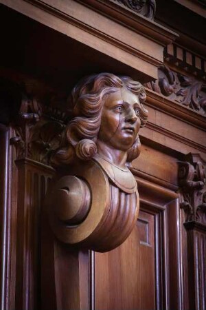 Frankreich. Poitou Charentes. Charente. Bassac. Abteikirche innen. Chorgestühl. Detail