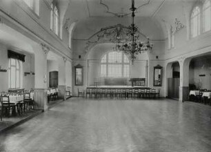 Niederwartha (Dresden-Niederwartha), Friedrich-August-Straße 60. Gasthaus "Wilhelmsburg". Großer Konzert- und Ballsaal