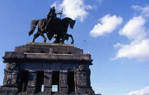 Koblenz - Das Deutsche Eck : Reiterdenkmal am Deutschen Eck, aufgenommen in Koblenz, ca. 2001