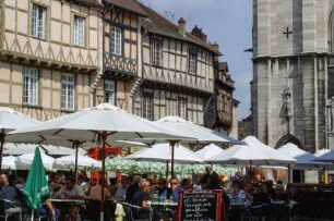 Frankreich. Bourgogne. Saone et Loire. Chalon sur Saone. Place de la Cathedrale