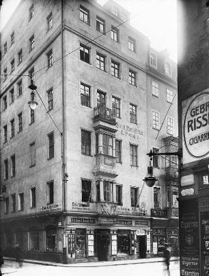 Wohn- und Geschäftshaus, Schloßstraße 30 : Dresden-Altstadt. Wohn- und Geschäftshaus, Schloßstraße 30. Straßenansicht