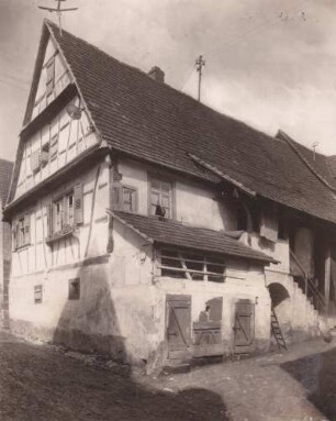 Bergzabern-Gegend. Fachwerk. Bauernhaus