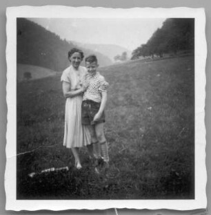 Bad Herrenalb. Doppelporträt (Mutter und Sohn)