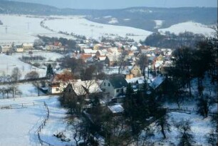 Winter: Blick auf das Dorf von SW