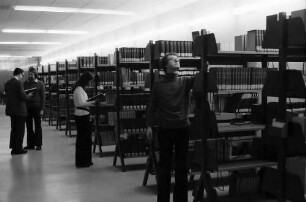 Freiburg: Universität Freiburg, Zeitschriftenregale