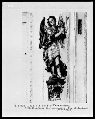 Pfeilerfigur des Erzengels Raphael