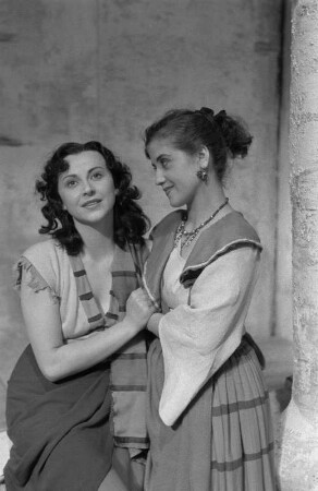 Szenenbilder aus "Bolero" von E. Schmidt, Metropol-Theater 1952