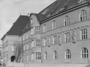 Maximilians- und Realgymnasium